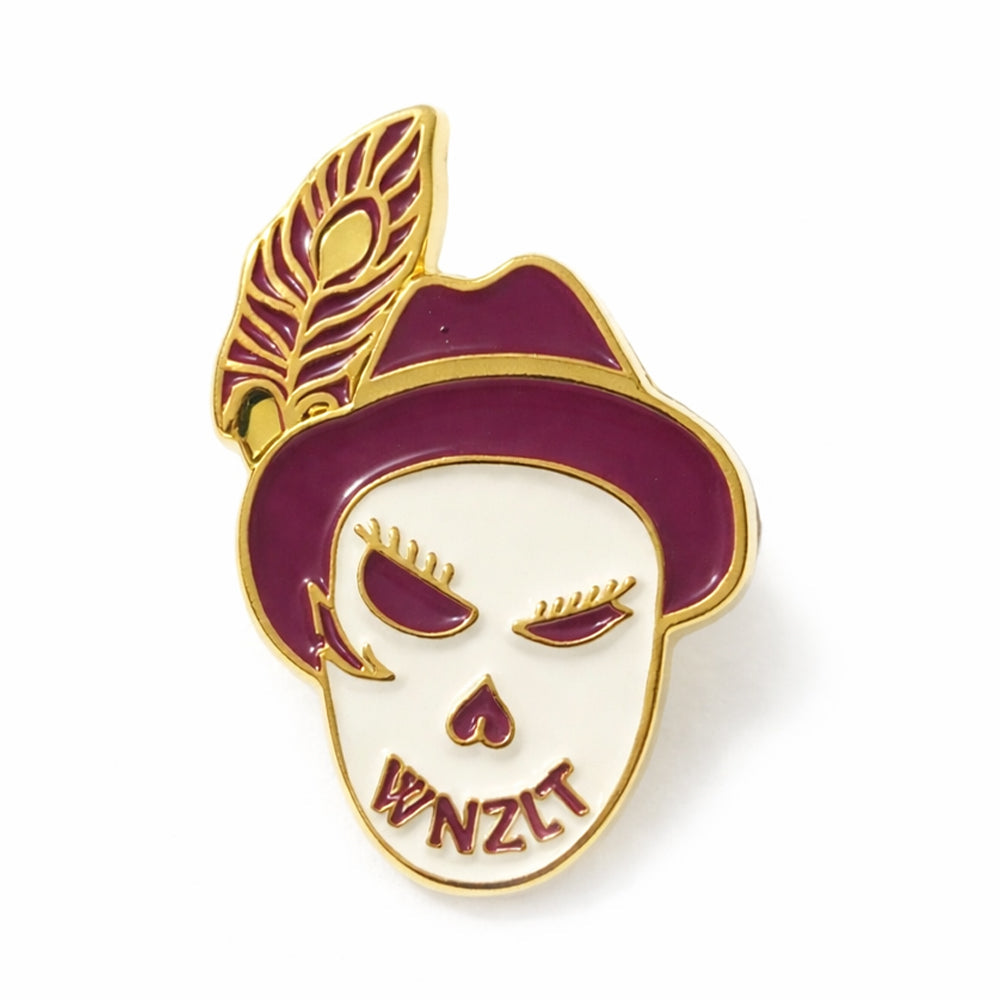 Anstecker Weinzelt Skull weiblich