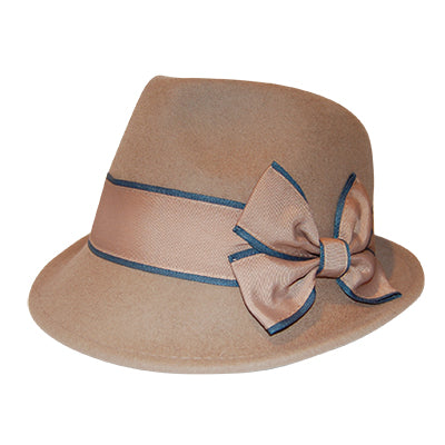Traditional hat beige with bow beige