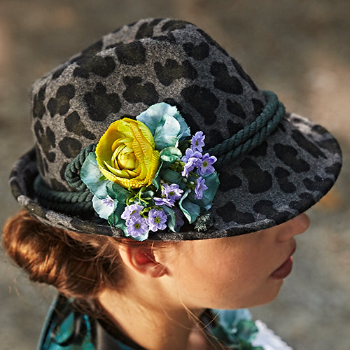 Leopard hat grey made of real wool felt