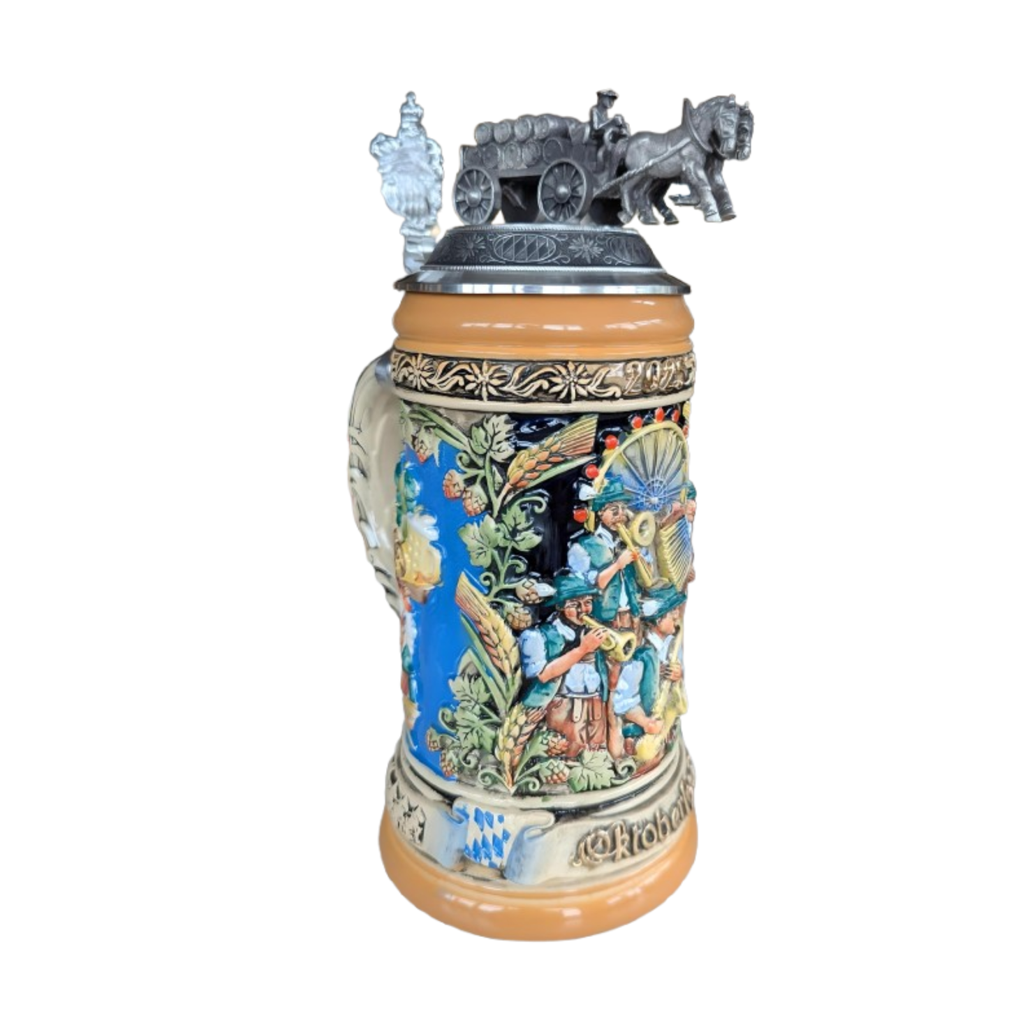 Oktoberfest™ Relief-Sonderkrug Motiv 2025 mit Zinndeckel Bierwagen